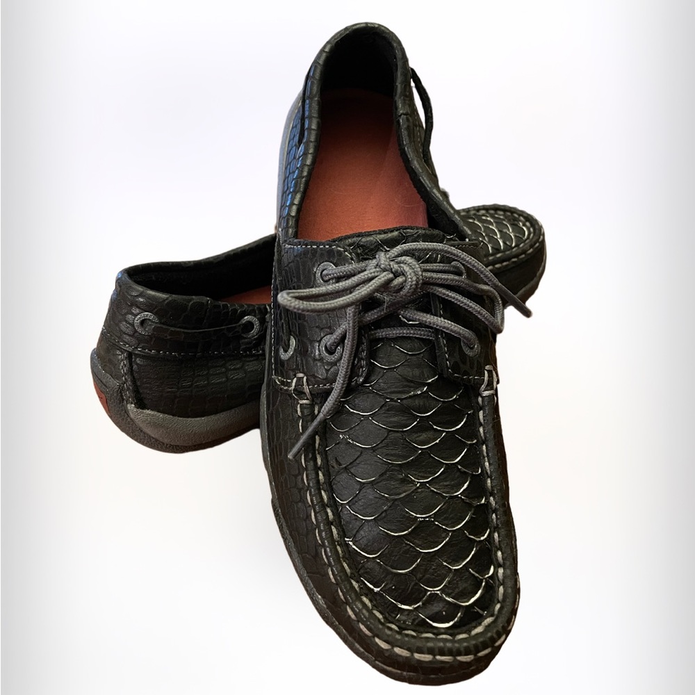 Twisted X women’s Driving Moccasin. Size 7.5 worn a few times, good condition.